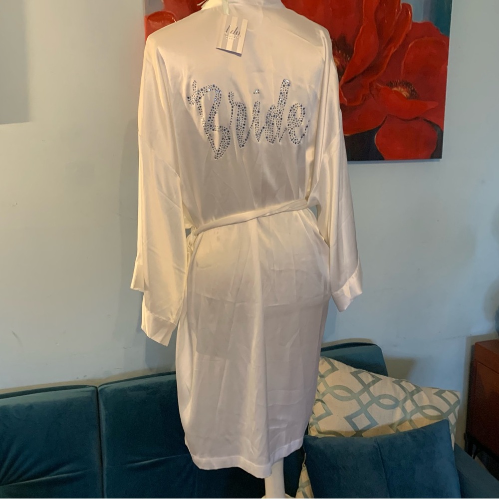 Victoria's Secret White Bride Satin Robe with Rhinestone Script - Picture 5 of 8